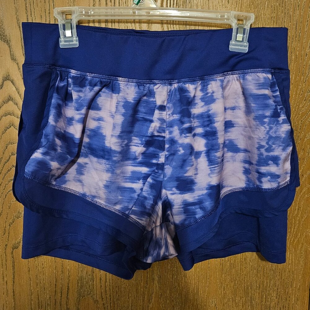 Energy zone workout shorts size L.